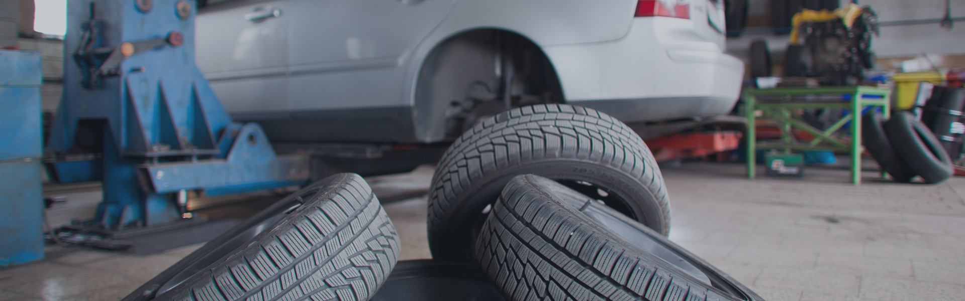 Предлагаме голям асортимент от автомобилни гуми / НОВИ И ВТОРА/ употреба. За тях ние извършваме баланс, монтаж и демонтаж.